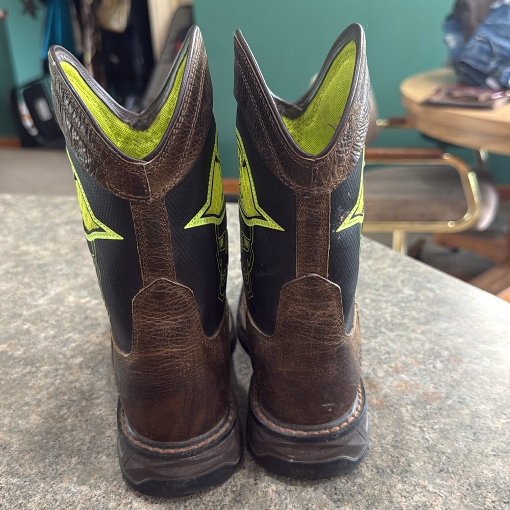 Ariat Workhog boots size 2 - Picture 4 of 9
